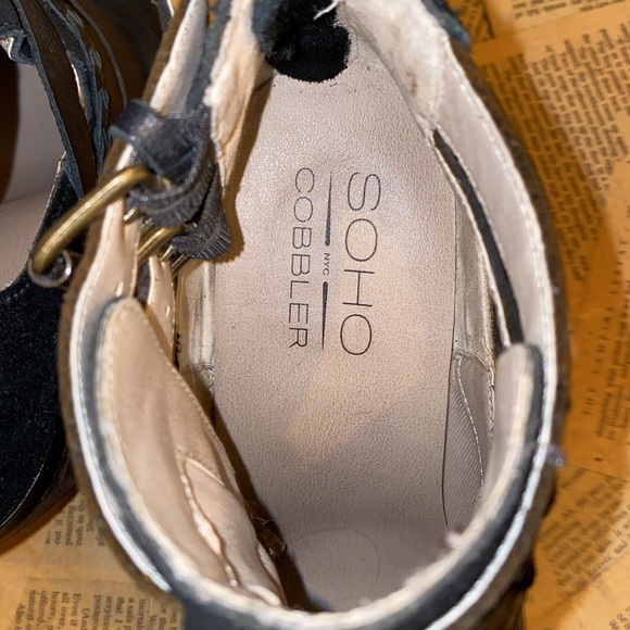 🎃 Soho Cobbler Suede & Leather cutout booties - Picture 7 of 10